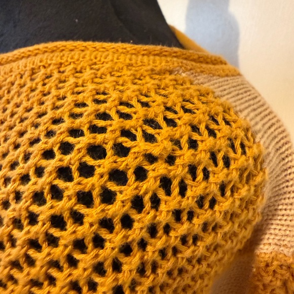 Callahan Knitwear in Mustard and Beige - Picture 6 of 9